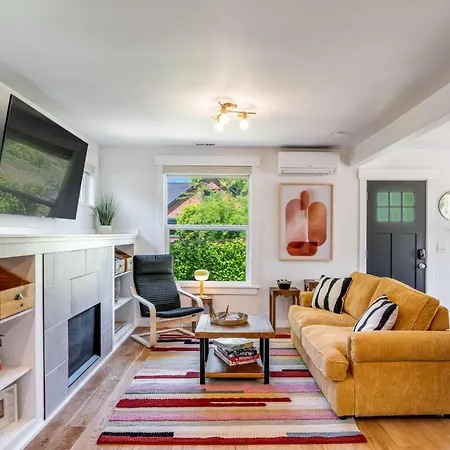 Ballard Cottage